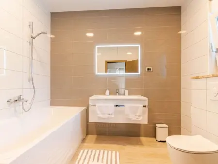 Villa Malsina – Maison 8 pers., piscine chauffée à 150 m de la mer : photo 29