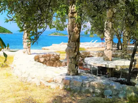 Maison avec plage privée à Putniković : photo 8