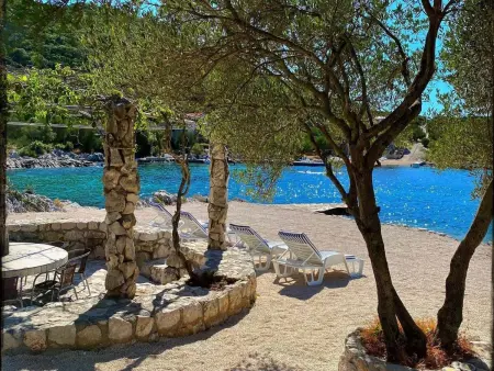 Maison avec plage privée à Putniković : photo 9