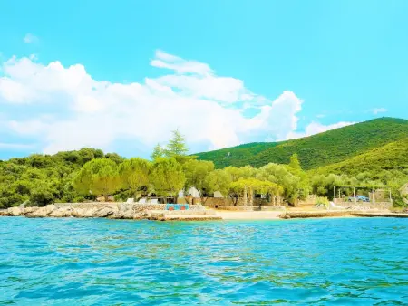 Maison avec plage privée à Putniković : photo 16