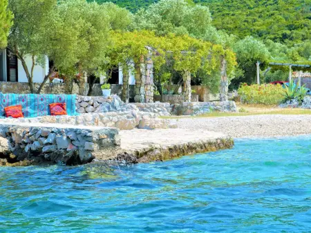 Maison avec plage privée à Putniković : photo 18