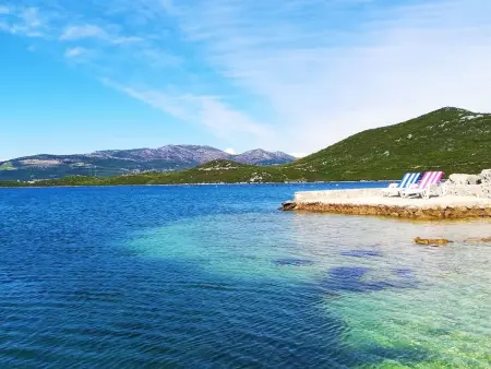 Maison avec plage privée à Putniković : photo 19
