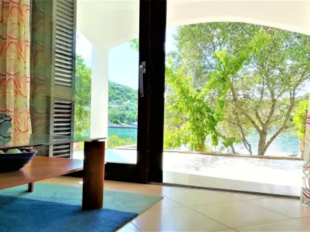 Maison avec plage privée à Putniković : photo 46