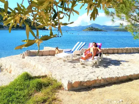 Maison avec plage privée à Putniković : photo 52