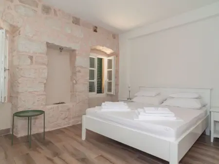 Villa Joe, pierre du XVIIIe siècle, piscine chauffée, 12 pers. : photo 20