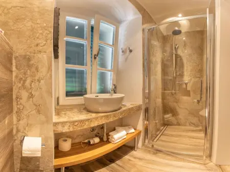 Villa Joe, pierre du XVIIIe siècle, piscine chauffée, 12 pers. : photo 21
