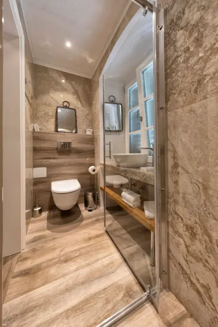 Villa Joe, pierre du XVIIIe siècle, piscine chauffée, 12 pers. : photo 22