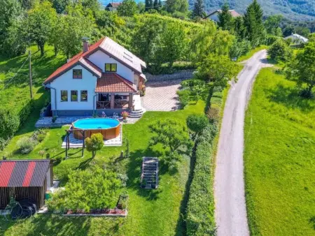 Maison Sofija avec piscine privée à Vrtlinovec : photo 16