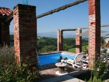 Location maison à Bastia Mondovì, Tenuta le Torri- Ferienhaus Le Galline