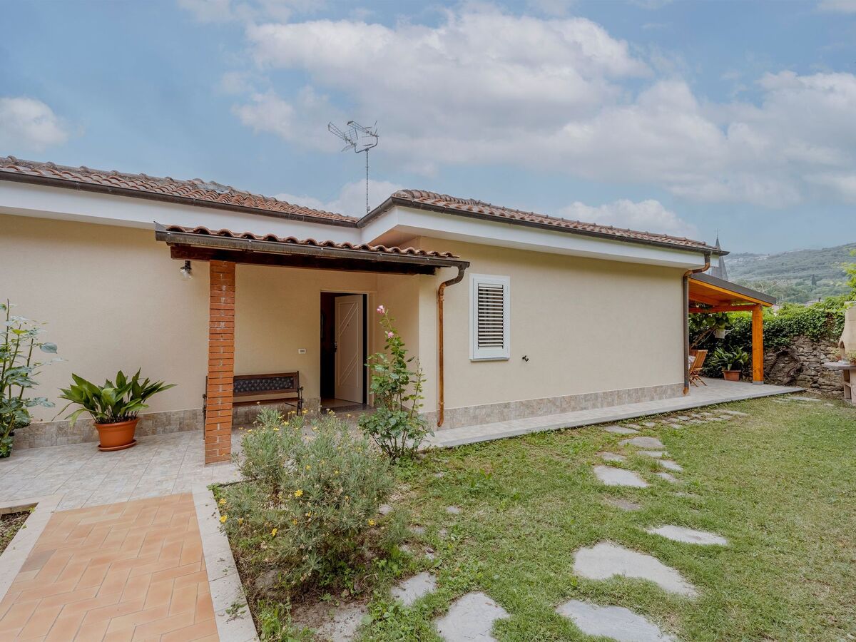 Villa indépendante Borgomaro, piscine privée, parking - Photo 2