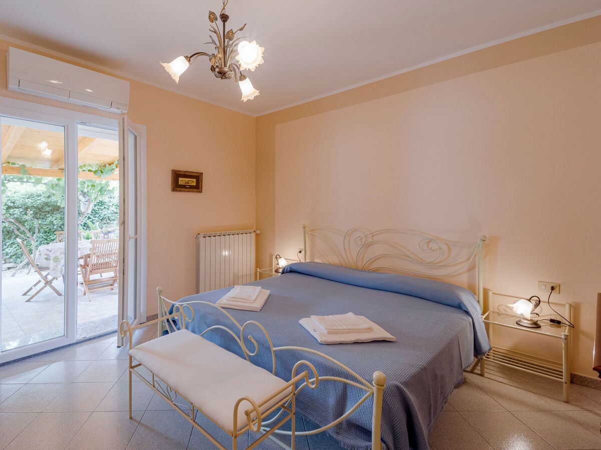 Villa indépendante Borgomaro, piscine privée, parking - Photo 9