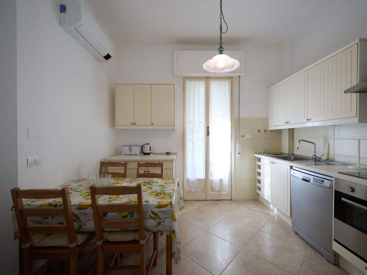 Appartement Villa Camilla à Diano Castello, jardin privé - Photo 10