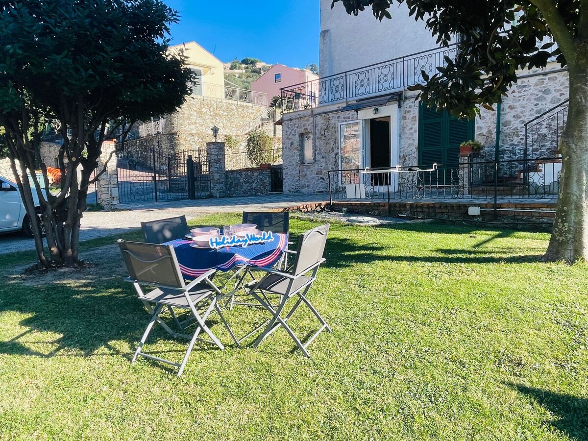 Casa Ninetta, studio avec jardin à Finale Ligure - Photo 17