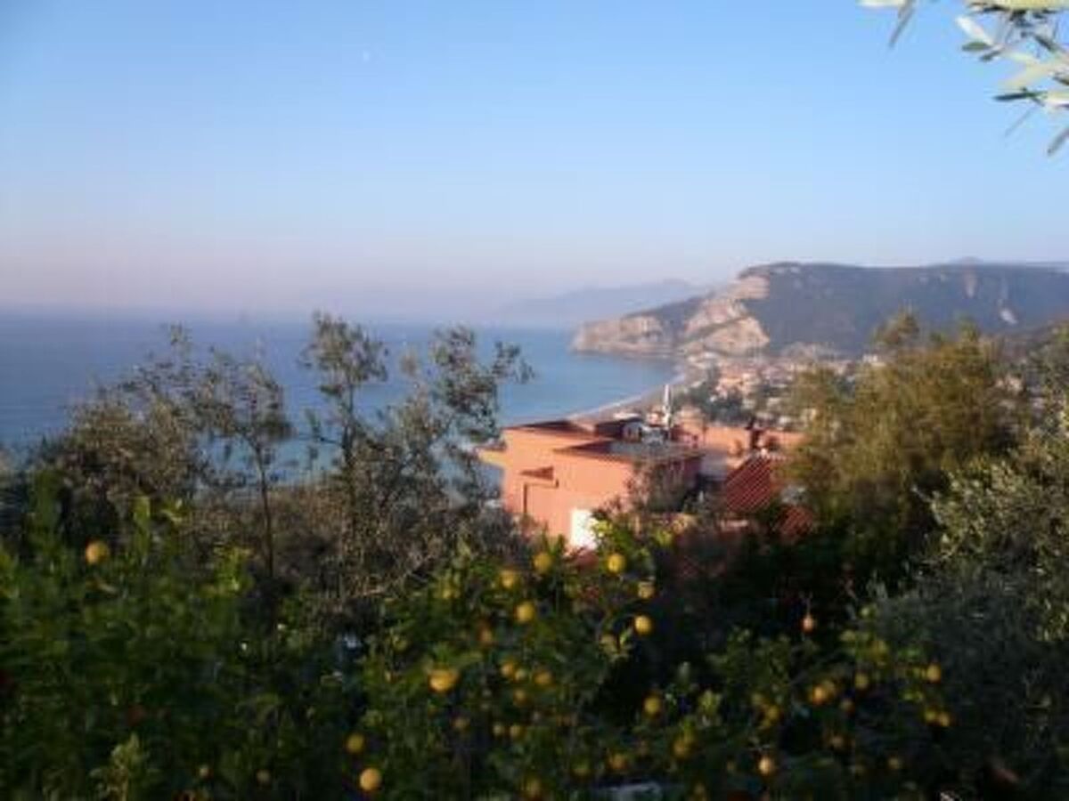Appartement 2 chambres avec terrasse couverte à Finale Ligure - Photo 2