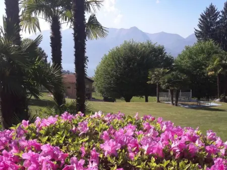 Location appartement à Luino, Wohnung in Euroville mit gemeinschaftlichem Pool