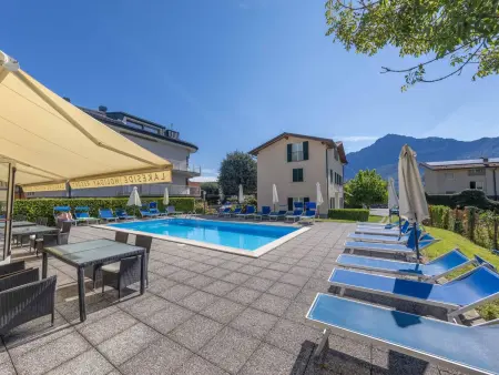 Location appartement à Domaso, Lakeside Attic Apartment