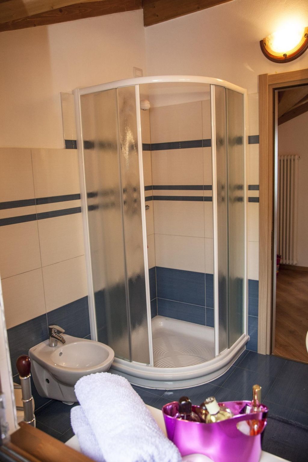 Mansarda Spaziosa, 70 m² vue Como à Vercana - Photo 9