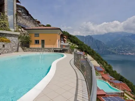 Location appartement à Fonteno, Beatrice - Haus mit Pool und Terrasse am Iseosee