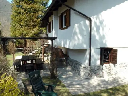 Freistehendes Haus mit eingezäuntem Privatgarten - Photo 2
