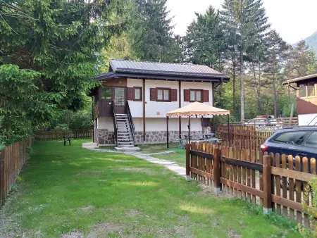 Location maison à Bezzecca, Freistehendes Haus mit privatem Garten