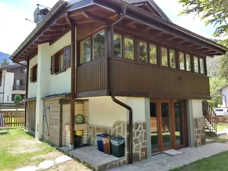 Freistehendes Haus mit privatem Garten, Maison 4 personnes à Bezzecca - Photo 1