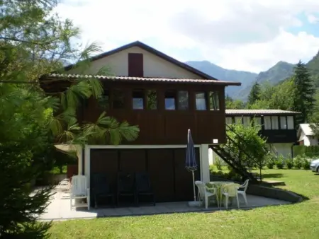 Freistehendes Haus mit Veranda mit Seeblick, Maison 4 personnes à Bezzecca - Photo 1