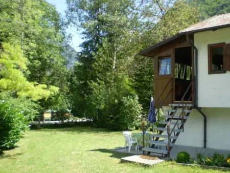 Freistehendes Haus mit Veranda mit Seeblick, Maison 4 personnes à Bezzecca - Photo 2