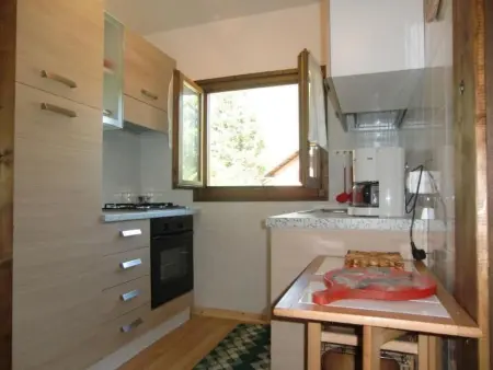 Freistehendes Haus mit Veranda mit Seeblick, Maison 4 personnes à Bezzecca - Photo 9