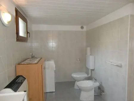 Freistehendes Haus mit Veranda mit Seeblick, Maison 4 personnes à Bezzecca - Photo 16