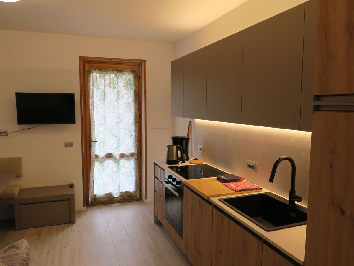 Appartement rez-de-chaussée avec jardin privé à Bezzecca - Photo 6