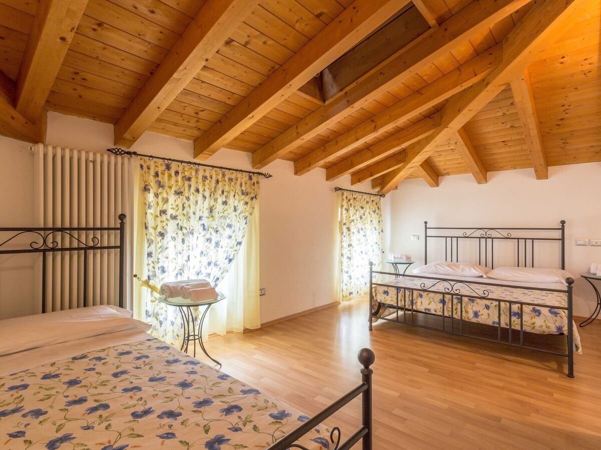 Appartement 3 personnes avec piscine chauffée près du Lac de Garde - Photo 2