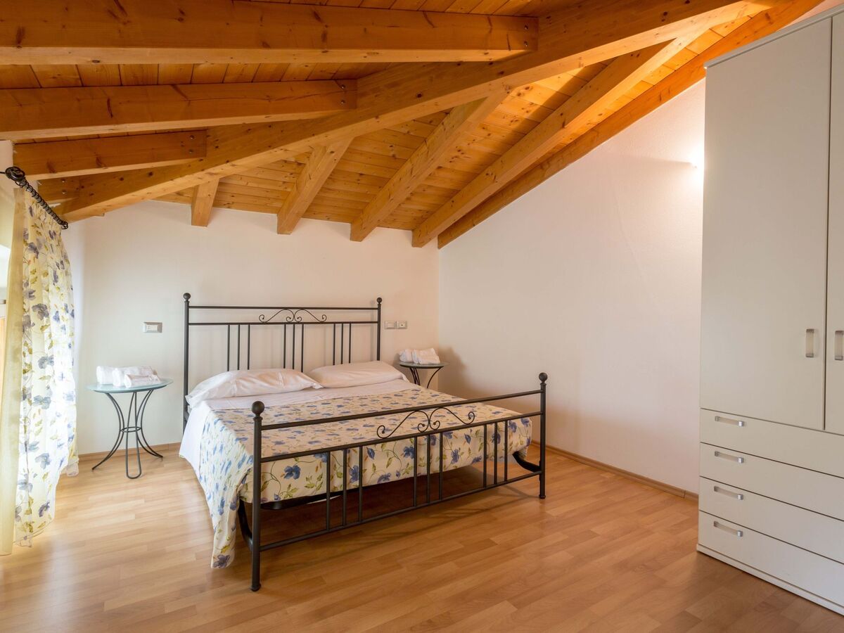 Appartement 3 personnes avec piscine chauffée près du Lac de Garde - Photo 3