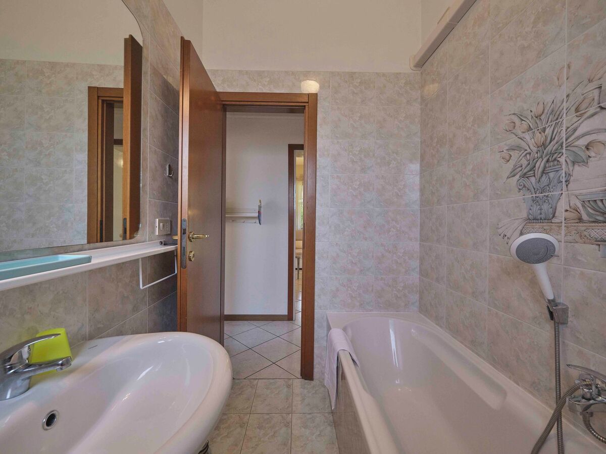 Villa Bardolino : 3 chambres, jardin privé et vue lac - Photo 25