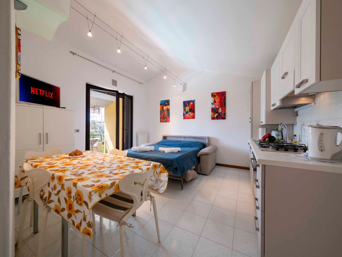 Appartement Lazise : balcon vue piscine, 1 chambre - Photo 11