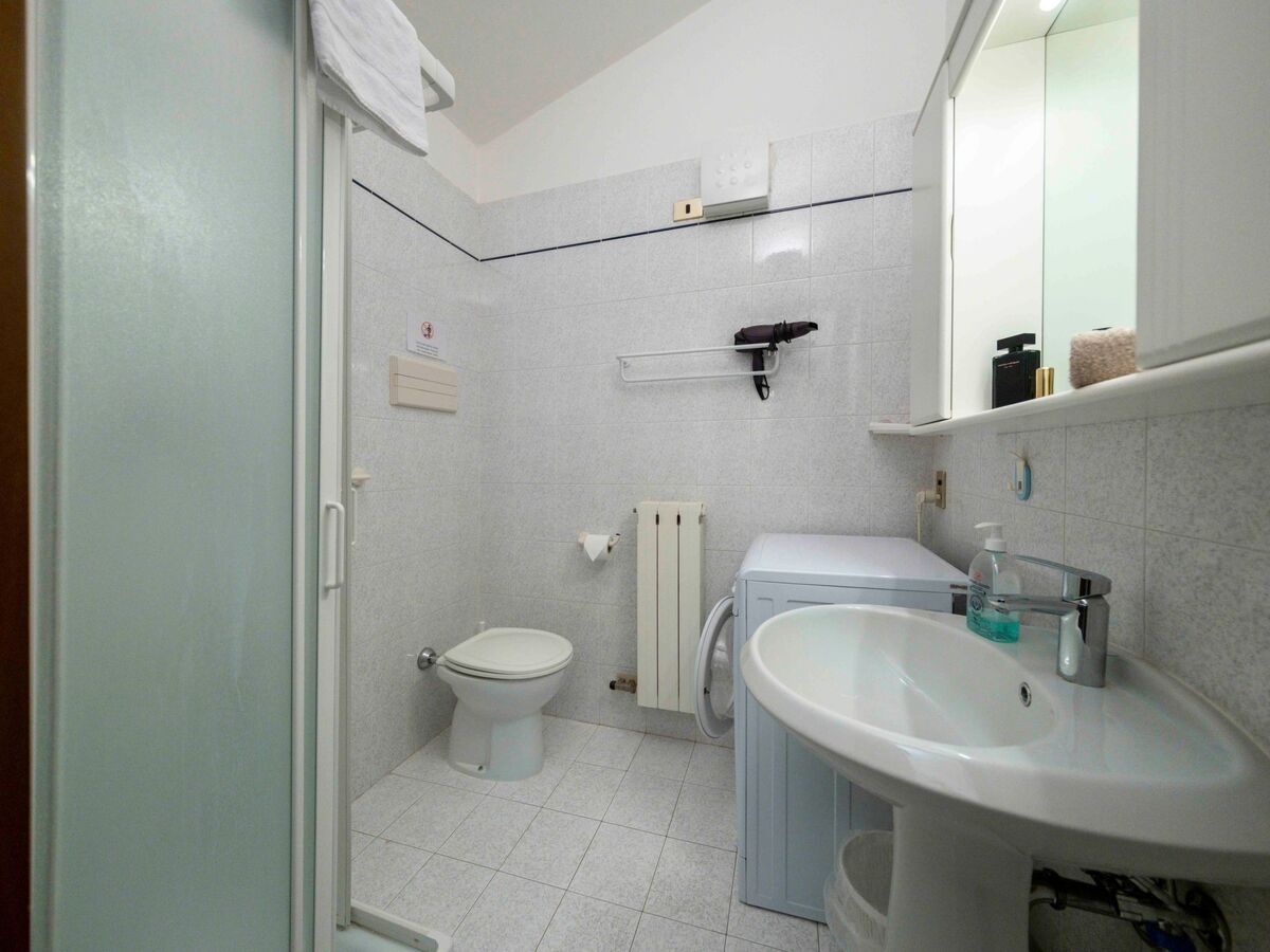 Appartement Lazise : balcon vue piscine, 1 chambre - Photo 15