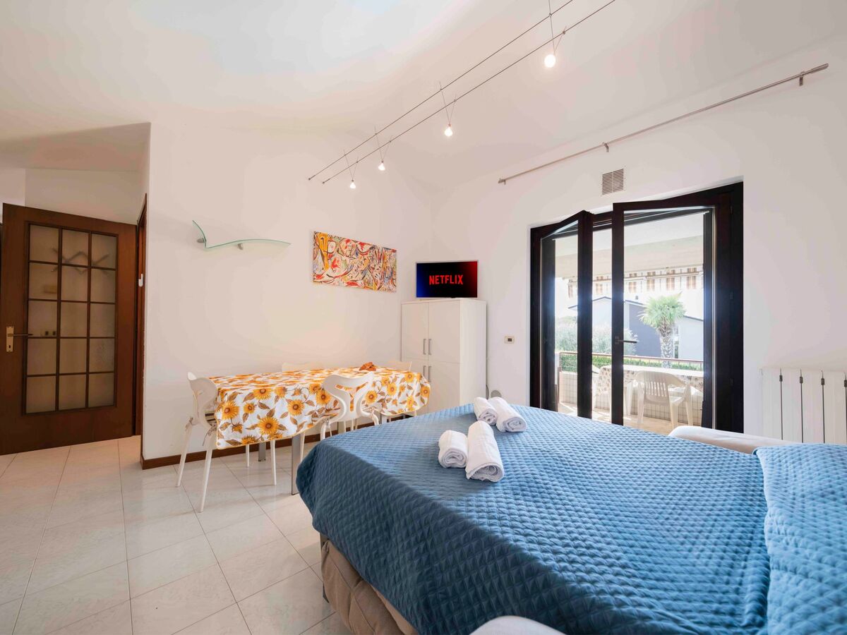 Appartement Lazise : balcon vue piscine, 1 chambre - Photo 17