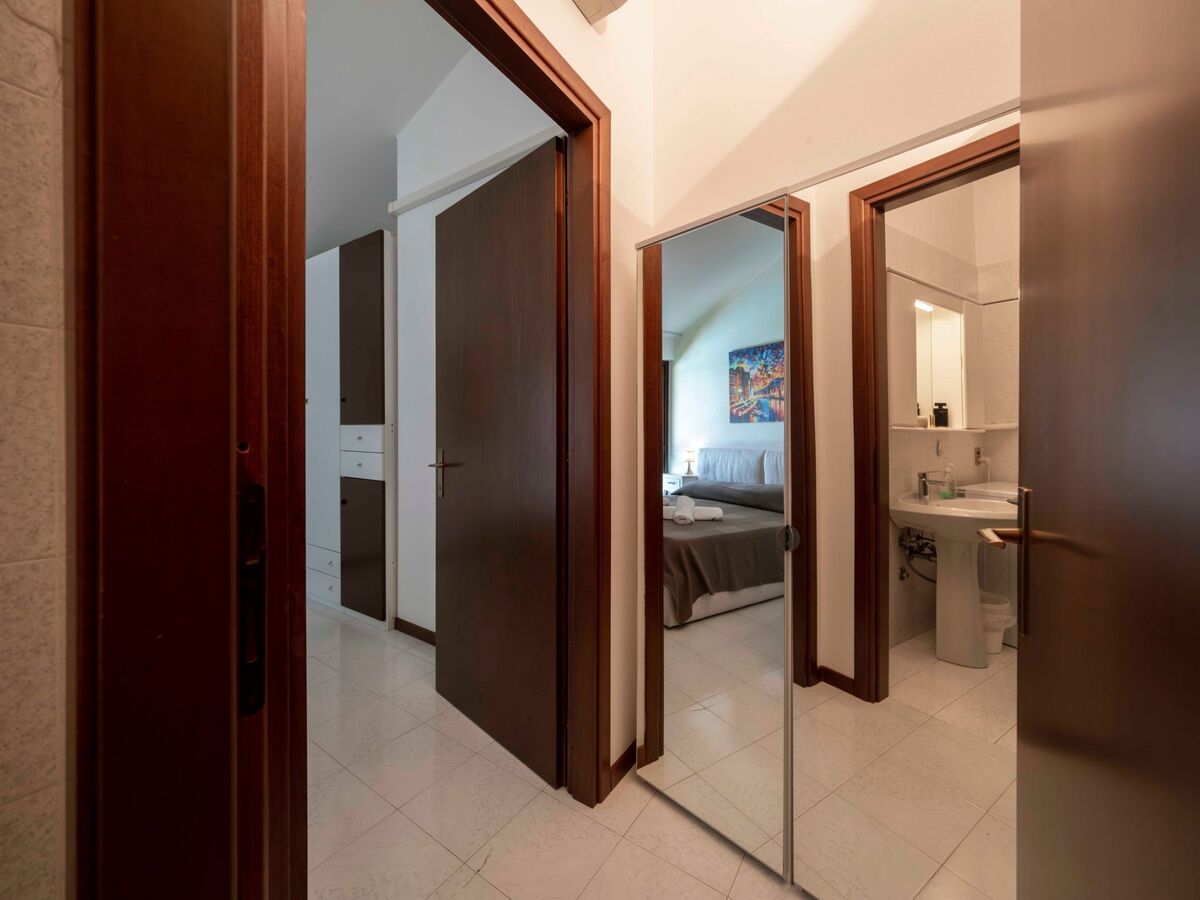 Appartement Lazise : balcon vue piscine, 1 chambre - Photo 24