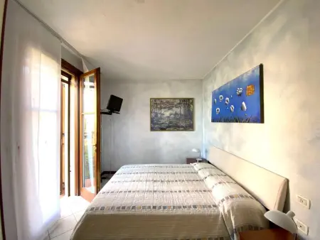 Appartement 2 chambres avec terrasse et jardin privé : photo 3