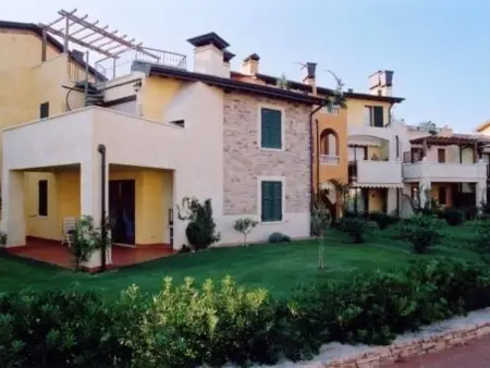 Appartement 2 chambres avec terrasse et jardin privé : photo 24