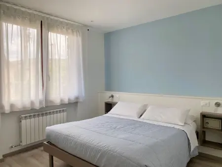 Appartement 2 chambres avec balcon, 200m du lac : photo 2