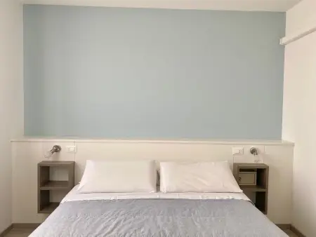 Appartement 2 chambres avec balcon, 200m du lac : photo 3