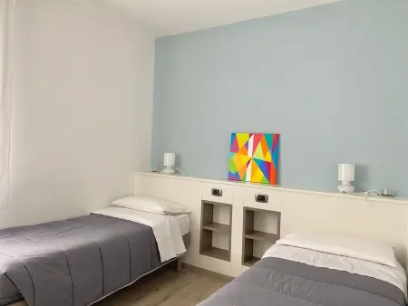 Appartement 2 chambres avec balcon, 200m du lac : photo 5