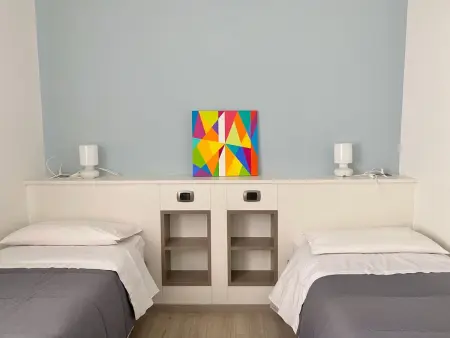 Appartement 2 chambres avec balcon, 200m du lac : photo 6