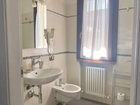 Appartement 2 chambres avec balcon, Sirmione : photo 8