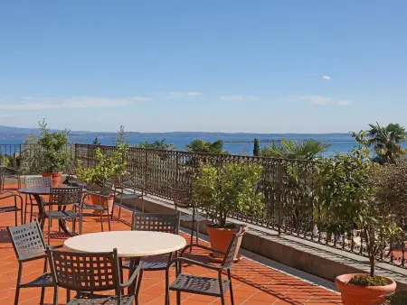 Location appartement à Manerba, San Rocco Suite mit Terrasse