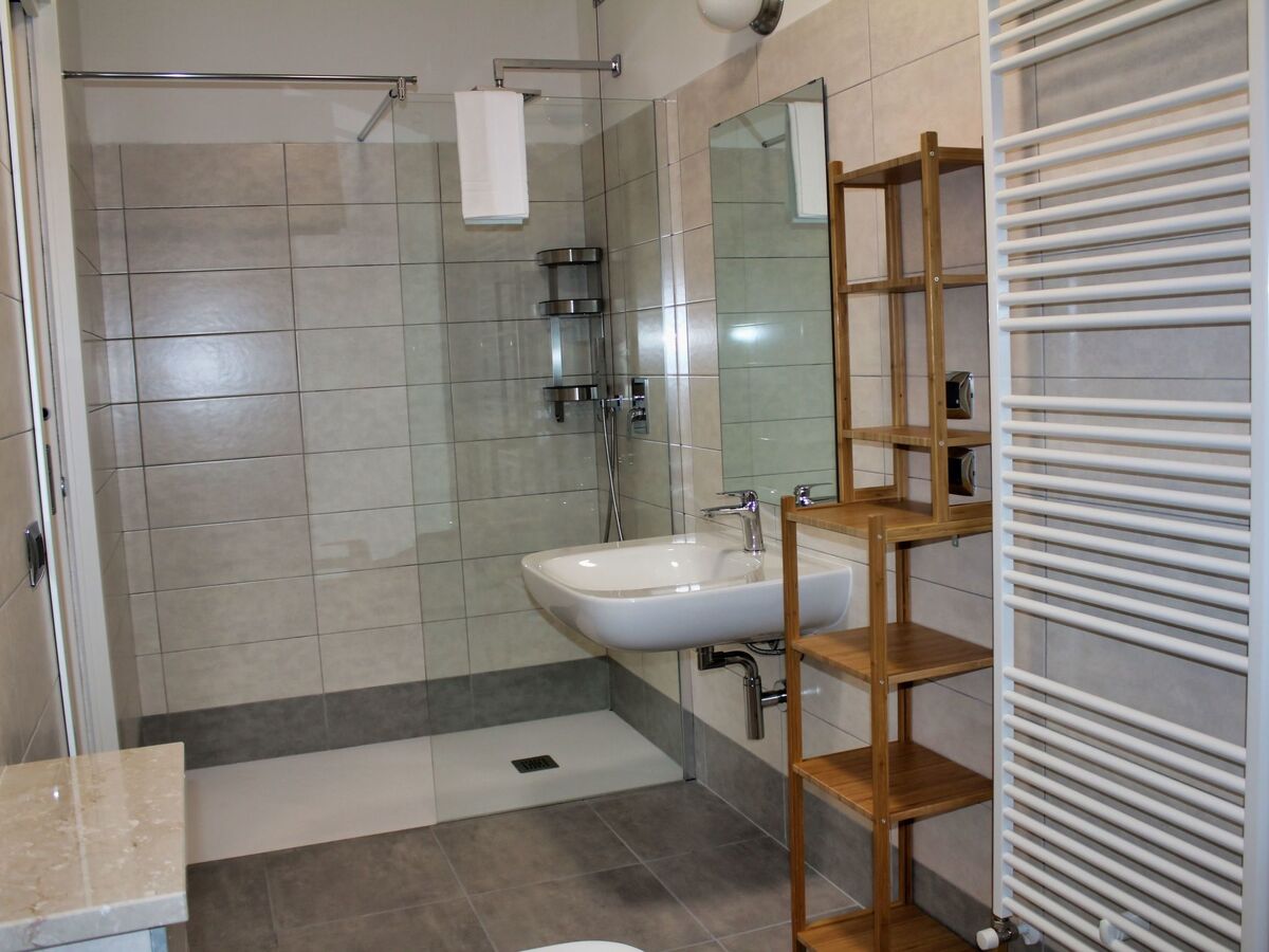 Appartement 2 chambres Manerba, piscine privée et vue lac - Photo 20