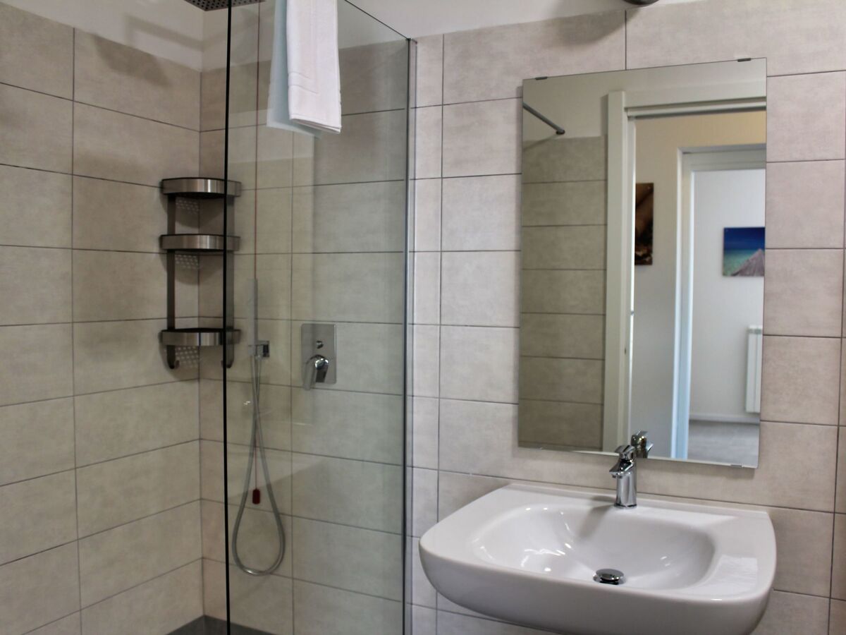 Appartement 2 chambres Manerba, piscine privée et vue lac - Photo 22