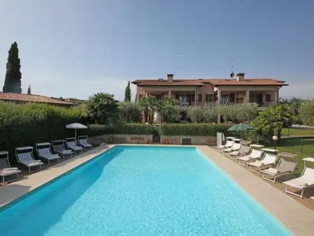 Location appartement à Manerba, Peony Wohnung mit Schwimmbad