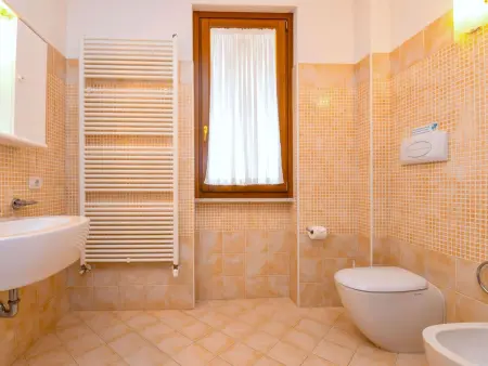 Appartement 3 chambres, balcon et piscine à Moniga del Garda : photo 25