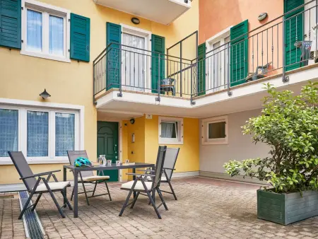 Freistehende Villa mit großem Innenhof BV7, Maison 7 personnes à Riva del Garda - Photo 1